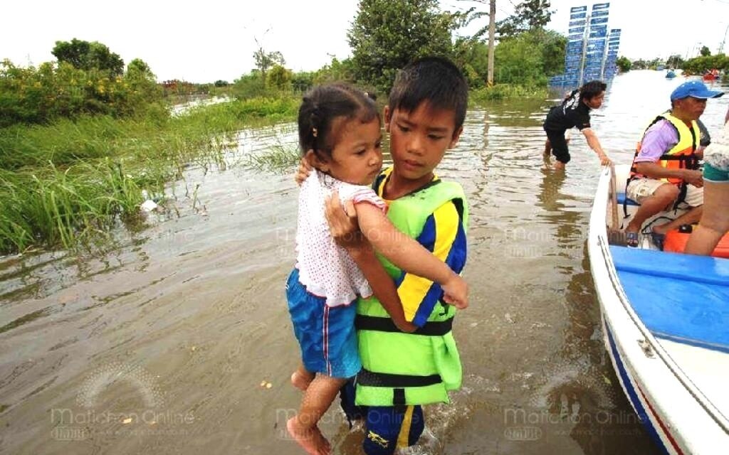 Schwere ueberschwemmungen im sueden thailands verschaerfen sich zahl der todesopfer steigt