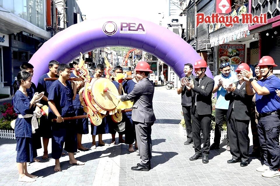 3 Milliarden Baht Kosten: Keine baumelnden Kabel mehr in der Pattaya Walking Street (Fotos)