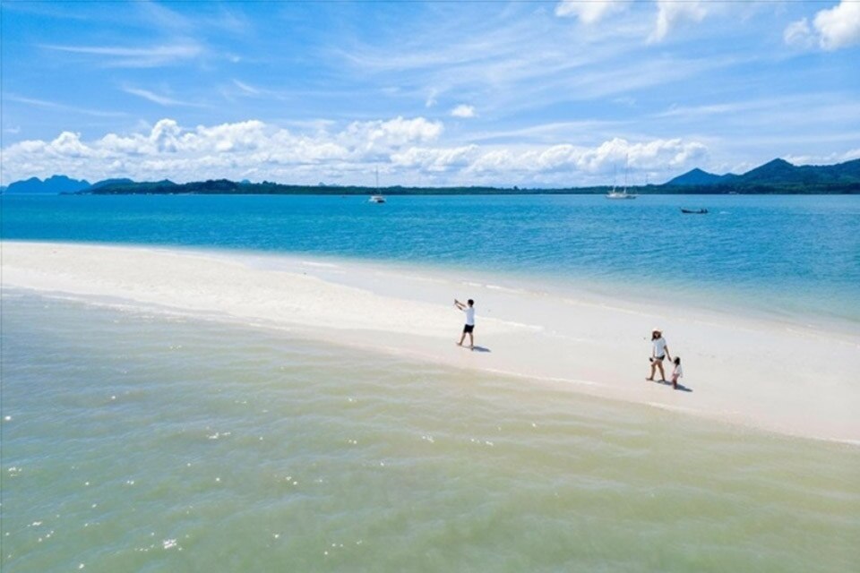 Der &quot;Cape Beach&quot; in Phang-Nga, der als &quot;Malediven Thailands&quot; bezeichnet wird, zieht an den Wochenenden Touristen an