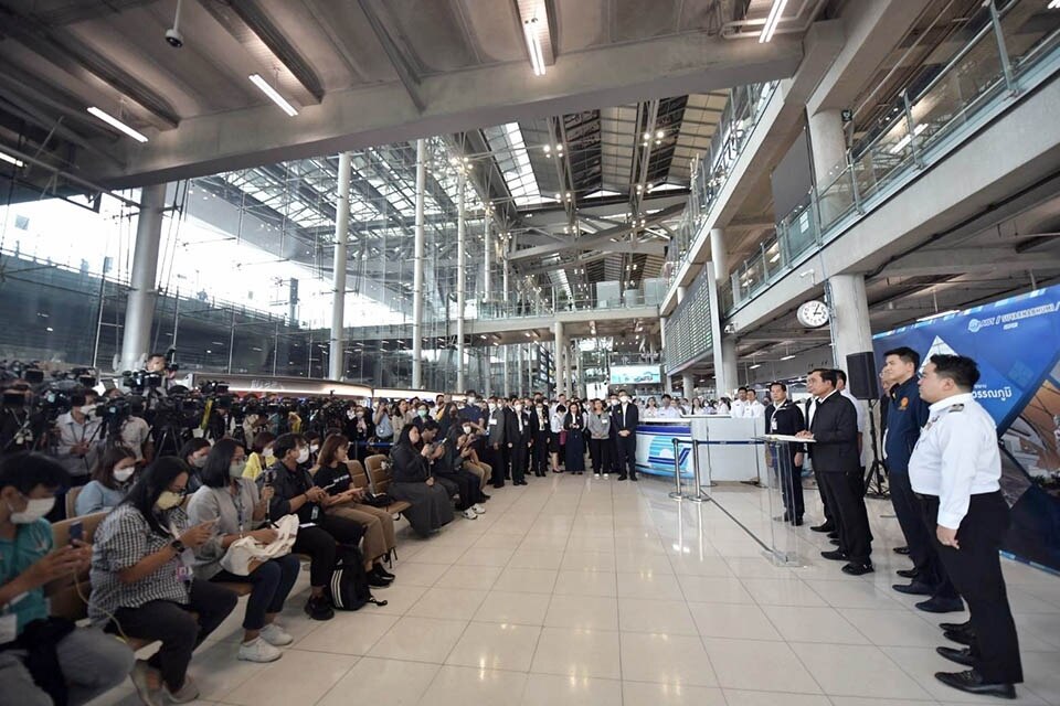 Premierminister besichtigt neues Terminal am Flughafen Suvarnabhumi vor der Inbetriebnahme im September