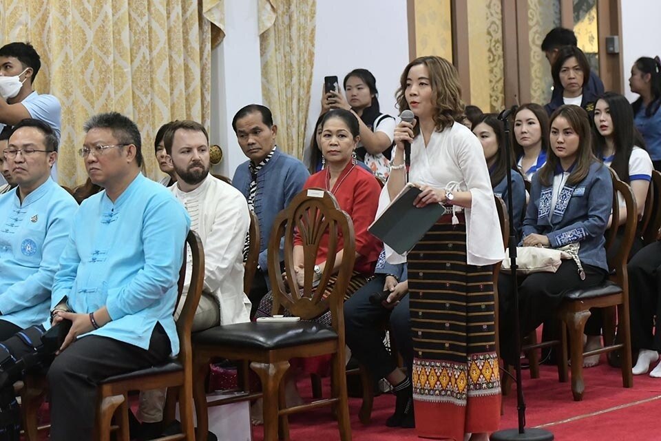 Premierminister trifft Privatsektor und nimmt am Yi Peng Festival in Chiang Mai teil