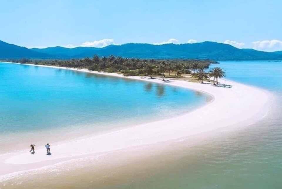 Der &quot;Cape Beach&quot; in Phang-Nga, der als &quot;Malediven Thailands&quot; bezeichnet wird, zieht an den Wochenenden Touristen an