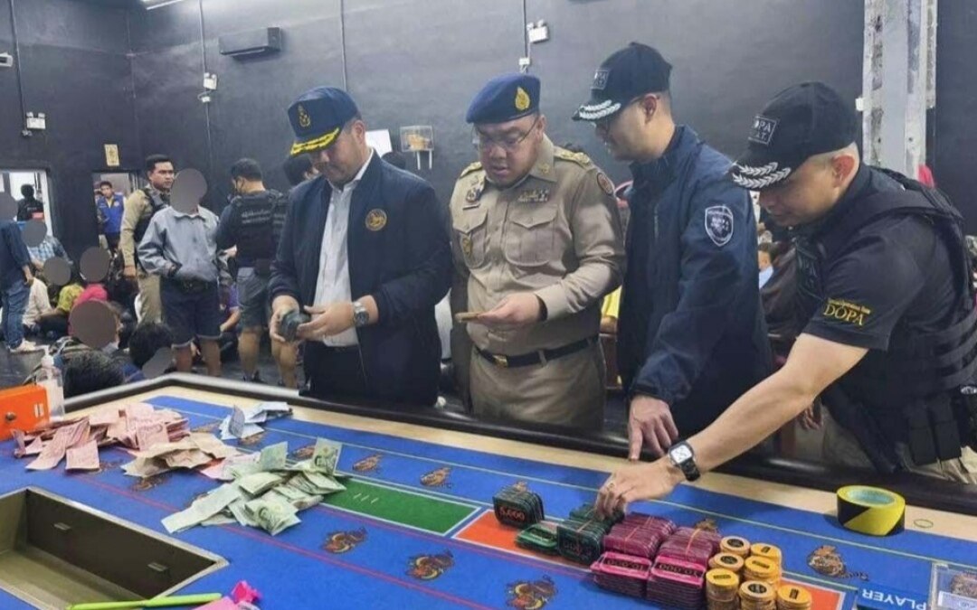 Grossangelegte razzia in illegalem gluecksspielbetrieb in nakhon nayok ueber 200 festnahmen