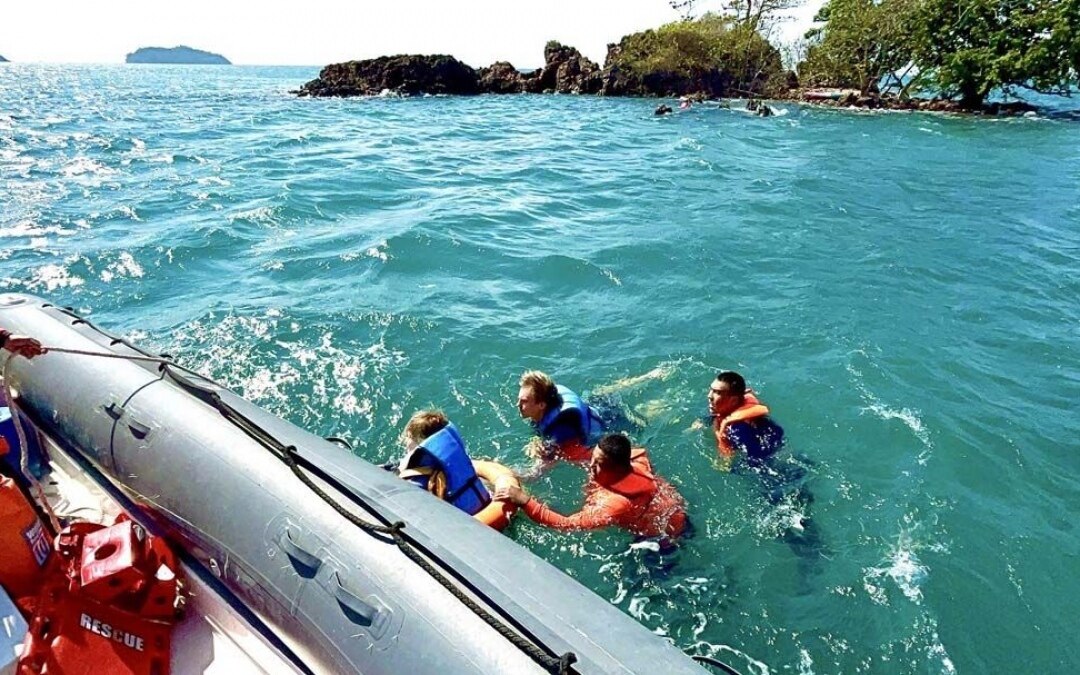 Kajakunfaelle nach unerwarteten wetterbedingungen auf koh chang sechs auslaendische touristen