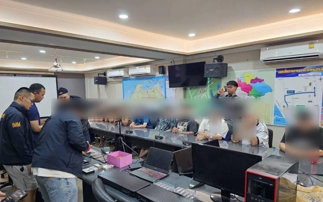 Polizei in pattaya sprengt illegales pokerspiel 12 personen verhaftet darunter viele auslaender