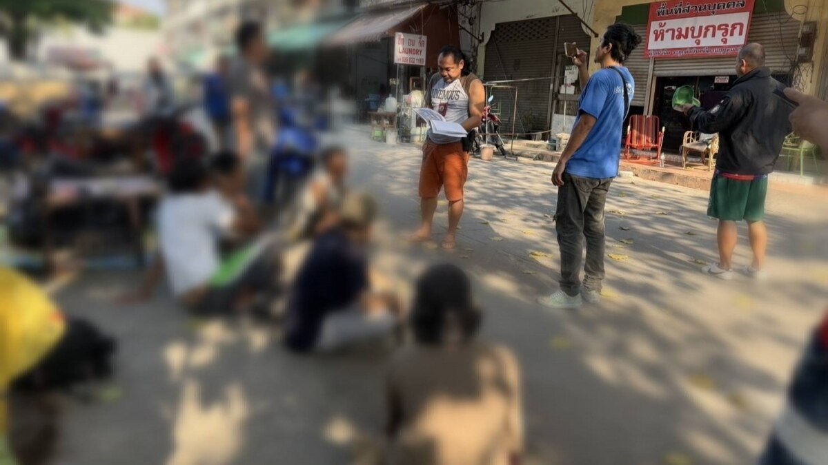 Erneute Razzia gegen Drogenaktivitäten in Pattayas Soi Jomtien 3: Polizei verhaftet mehrere Verdächtige