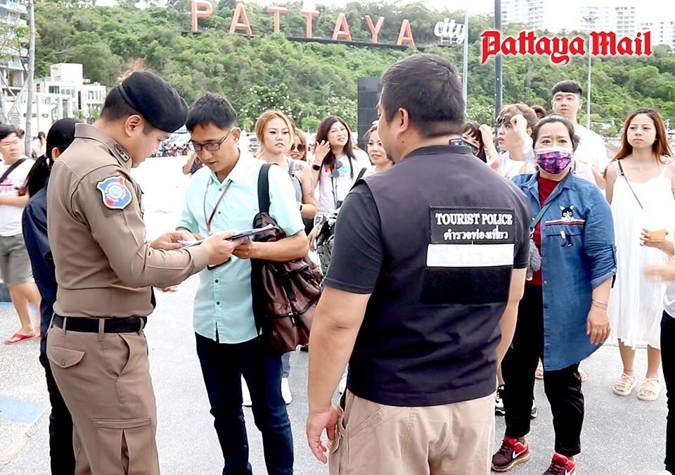 Polizei geht gegen nicht autorisierte Reiseleiter am Bali Hai Pier vor