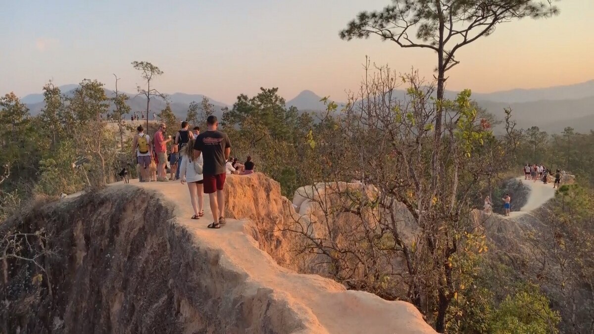 Spannungen in Pai: Tourismus und Missverständnisse im Fokus - Israelische Touristen bringen ihre Liebe für die Thailänder zum Ausdruck