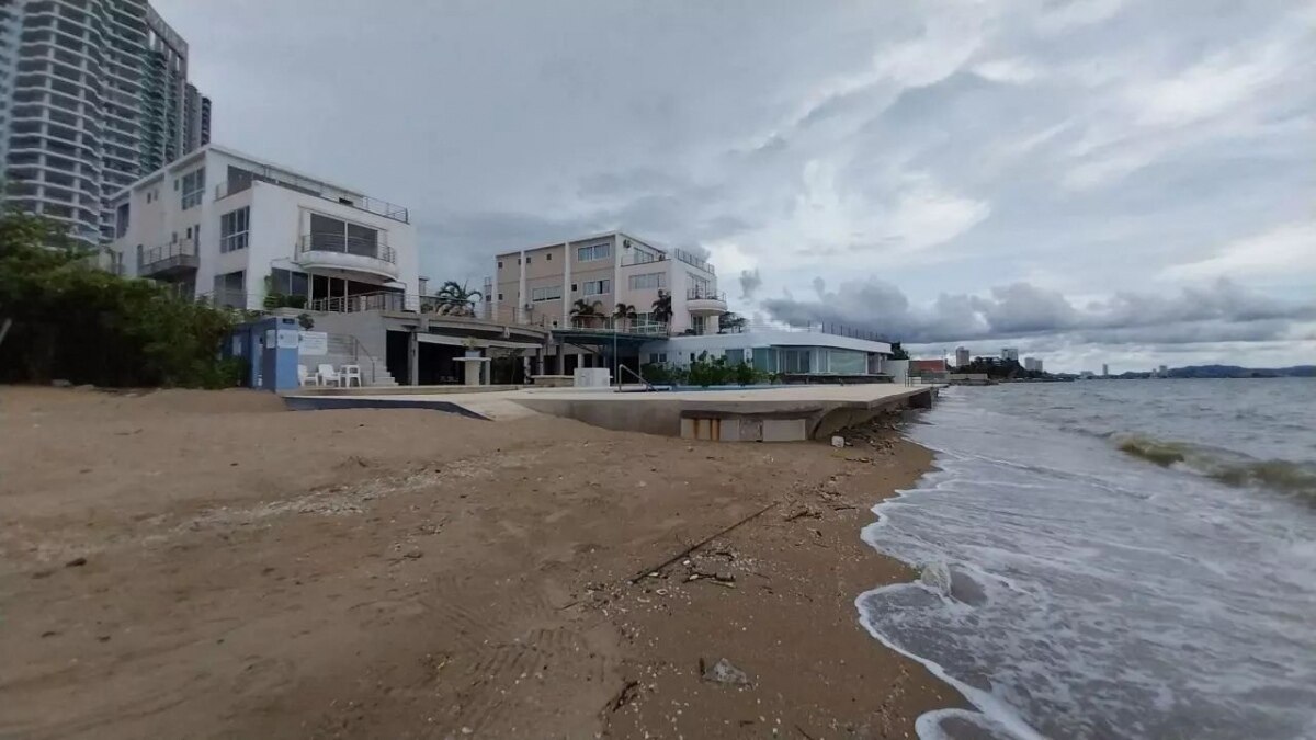 Umstrittene Konstruktion: Mysteriöser Pool am Strand von Na Jomtien