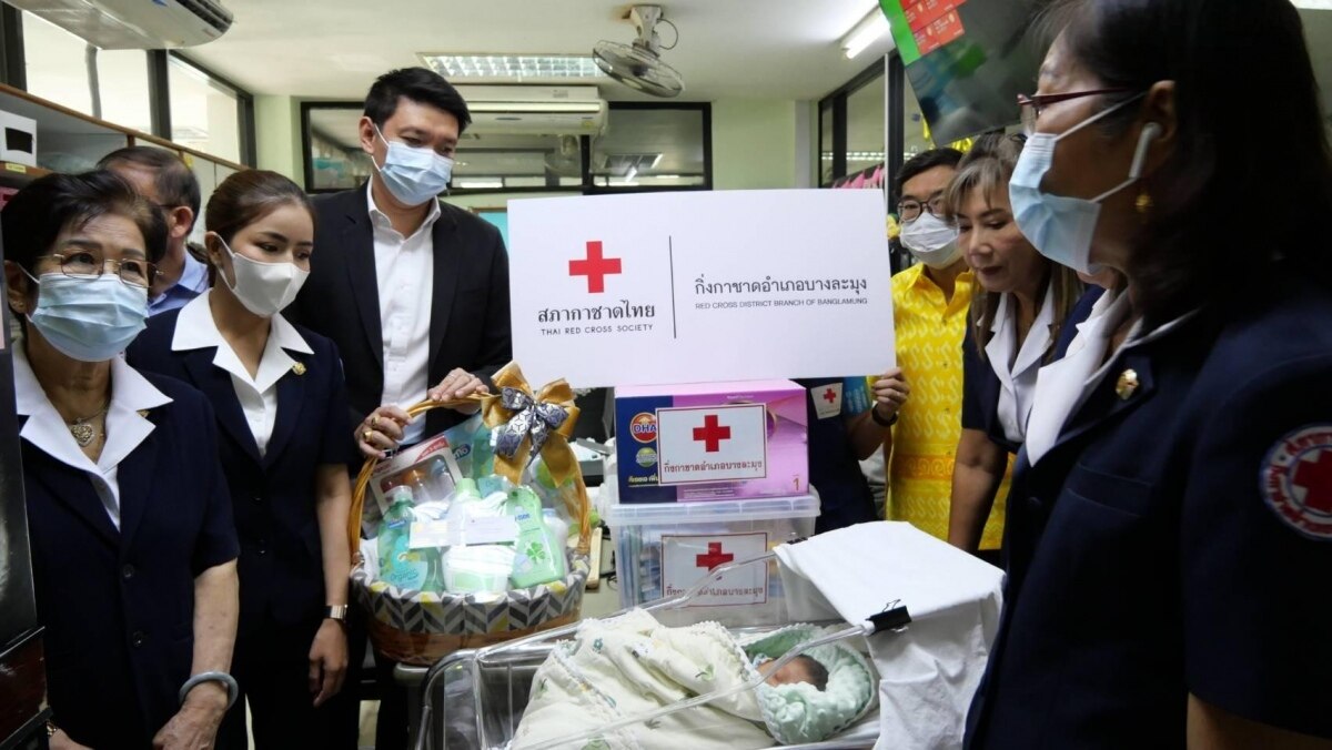 Neugeborenes im Krankenhaus Pattaya entdeckt: Mutter hinterlässt Baby unbemerkt vor Kreißsaal