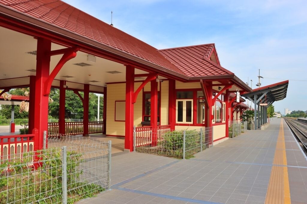 FOTOS: Ein genauerer Blick auf den Suan Son Pradipat Bahnhof