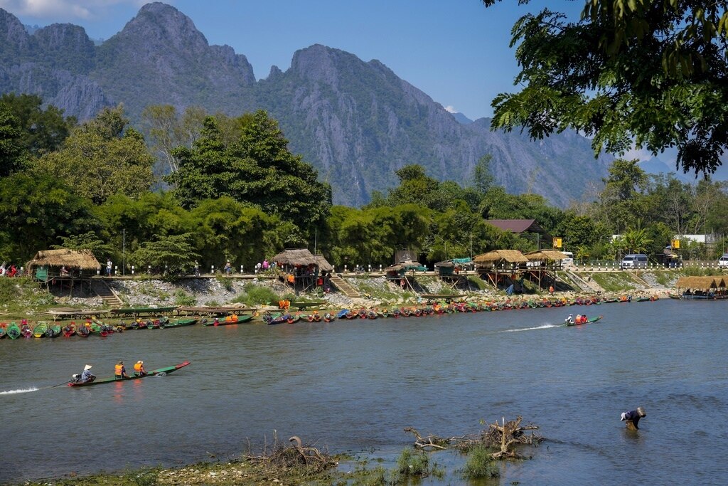 Laos: Sechs Touristen sterben an Massenalkoholvergiftung - Regierung verspricht Gerechtigkeit