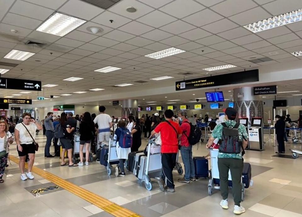 Flughafen Chiang Mai ist nach der Aufhebung der gegenseitigen Visumspflicht zwischen Thailand und China voll mit Reisenden