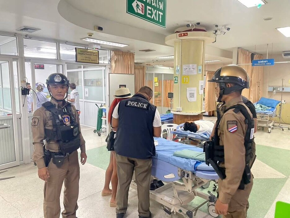 Ausländischer Tourist in Phuket nach öffentlichem Wasserlassen mit Messer angegriffen und lebensbedrohlich verletzt