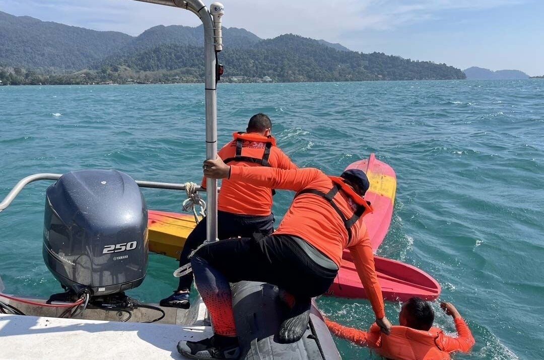 Kajakunfälle nach unerwarteten Wetterbedingungen auf Koh Chang: Sechs ausländische Touristen sicher gerettet