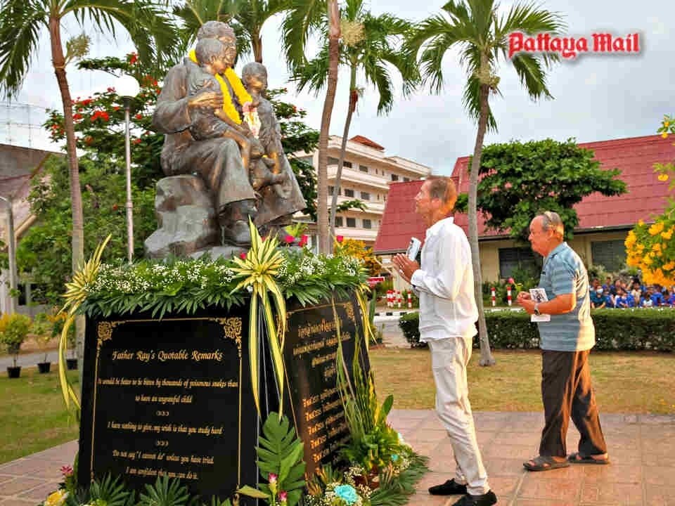 Das Waisenhaus in Pattaya gedenkt des 20. Todestages von Pater Ray (Fotos, Historisches Video)