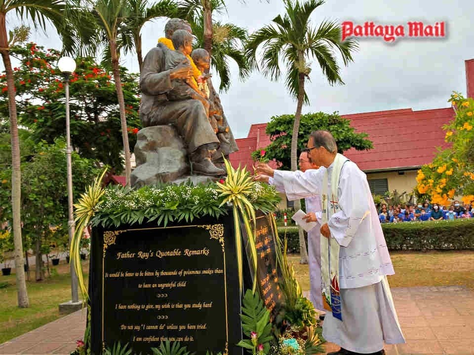 Das Waisenhaus in Pattaya gedenkt des 20. Todestages von Pater Ray (Fotos, Historisches Video)