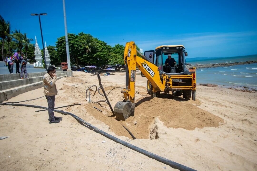 Touristen kehren nach Stromausfall auf Koh Larn nach Pattaya zurück: Hotels und Geschäfte betroffen