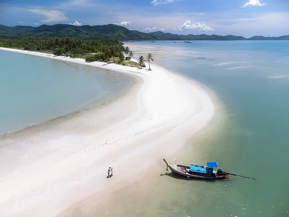 Der &quot;Cape Beach&quot; in Phang-Nga, der als &quot;Malediven Thailands&quot; bezeichnet wird, zieht an den Wochenenden Touristen an