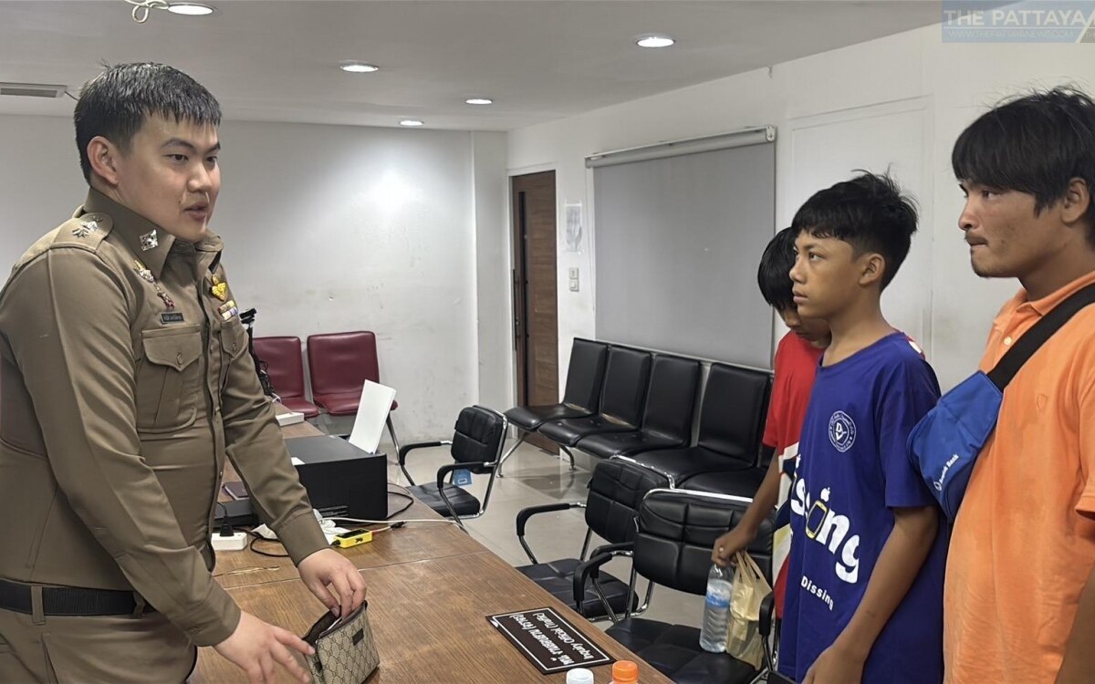 14-Jährige Schüler in Pattaya beweisen Ehrlichkeit: Verlorene Brieftasche mit Bargeld an Touristen zurückgegeben