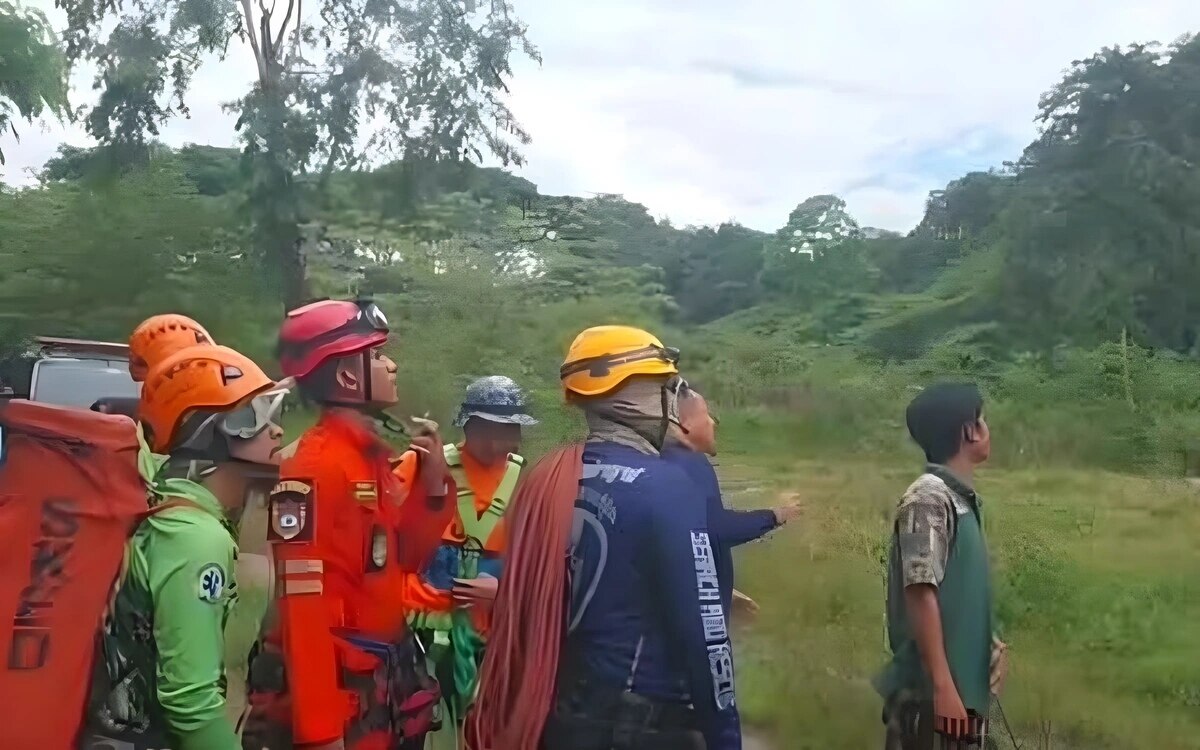 50 jaehrige frau stuerzt beim sammeln von bambussprossen in kanchanaburi von 40 m hoher klippe