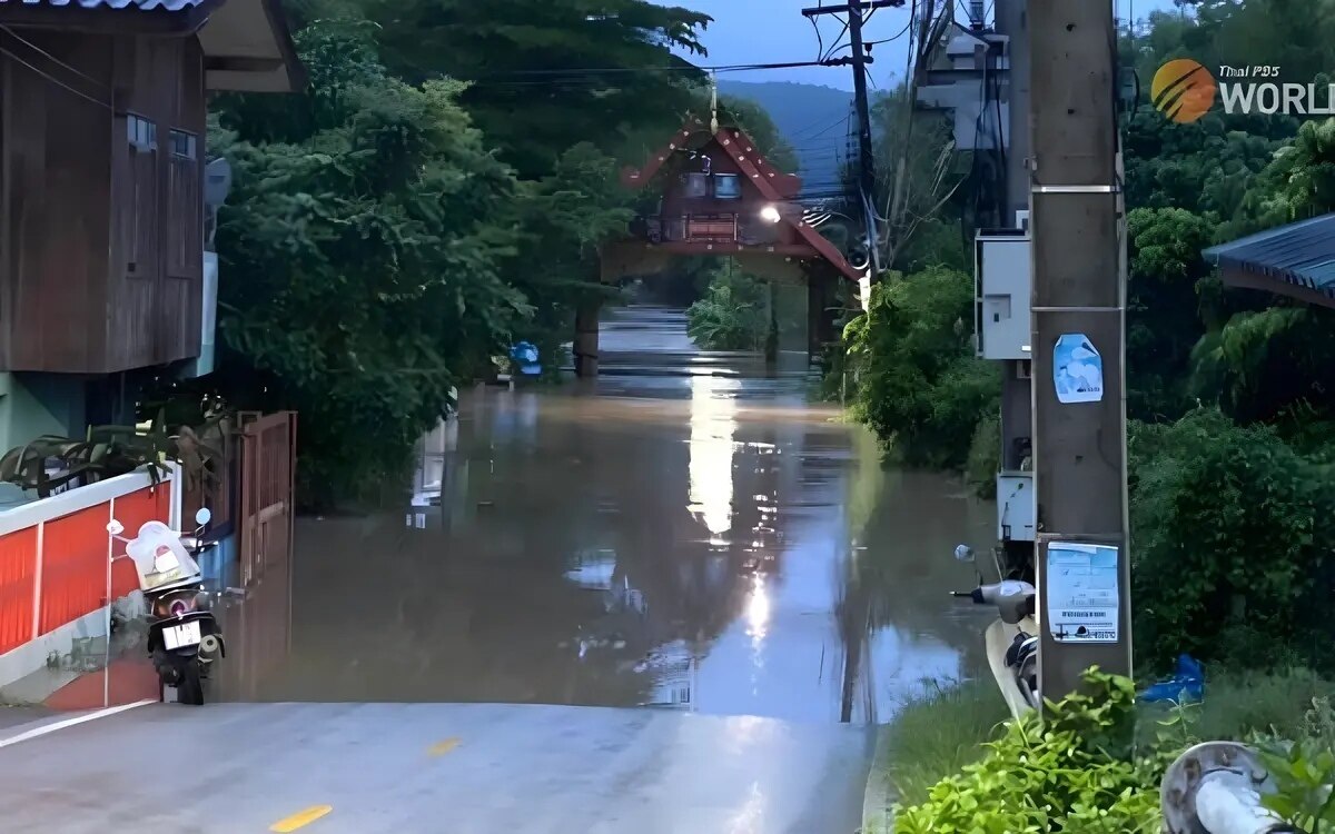 Acht bezirke in chiang mai ueberschwemmt