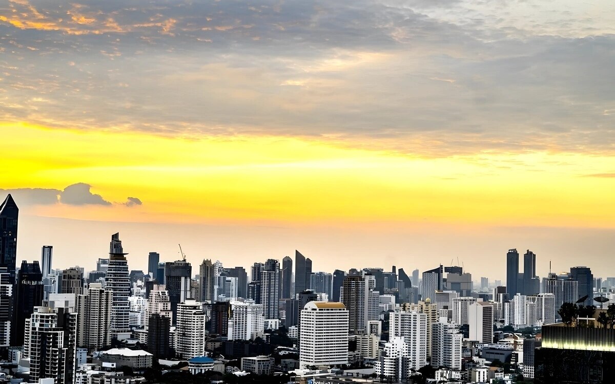 Aufzug stürzt in Bangkoker Eigentumswohnung vom 32. in den 15. Stock (Video)