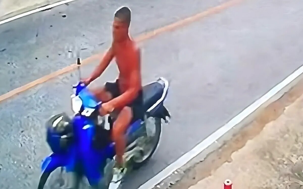 Auslaendischer mann auf cctv gefilmt er stiehlt motorrad einer thailaendischen frau in phuket