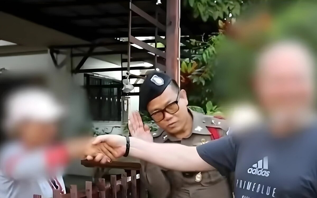 Auslaendischer mann zahlt 1 500 baht an thailaenderin nach hundestreit video