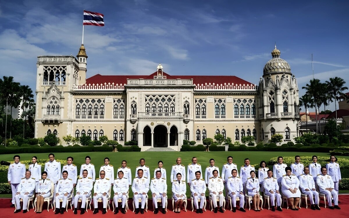 Bangkok im Fokus: Premierministerin Paetongtarn präsentiert sich mit neuem Team!