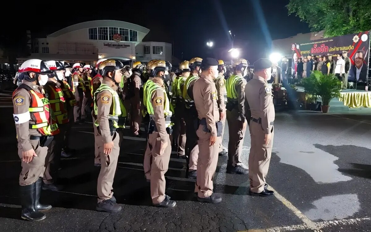 Bangkok polizei schlaegt in 237 drogenhochburgen zu premierminister greift hart durch fotos