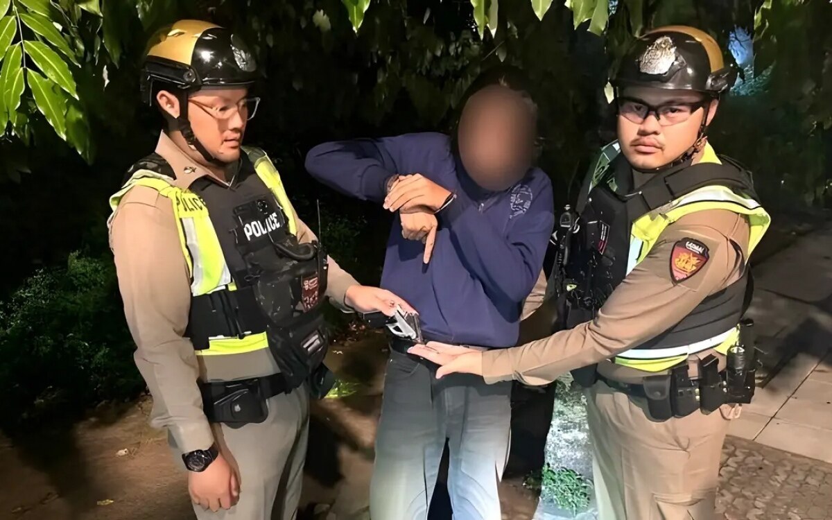 Bangkok teenagergruppe bewaffnet motorradverfolgungsjagd mit der polizei festnahme