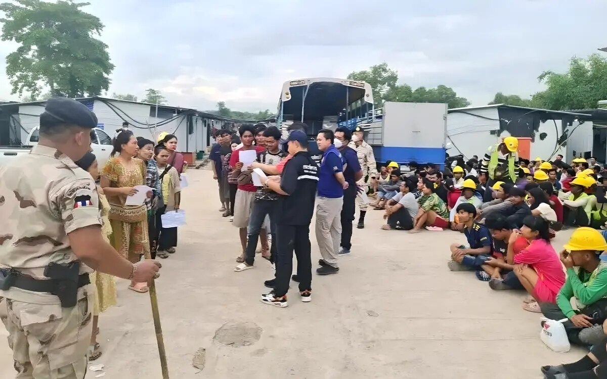 Behoerden pruefen grosses migrantenlager nach beschwerden