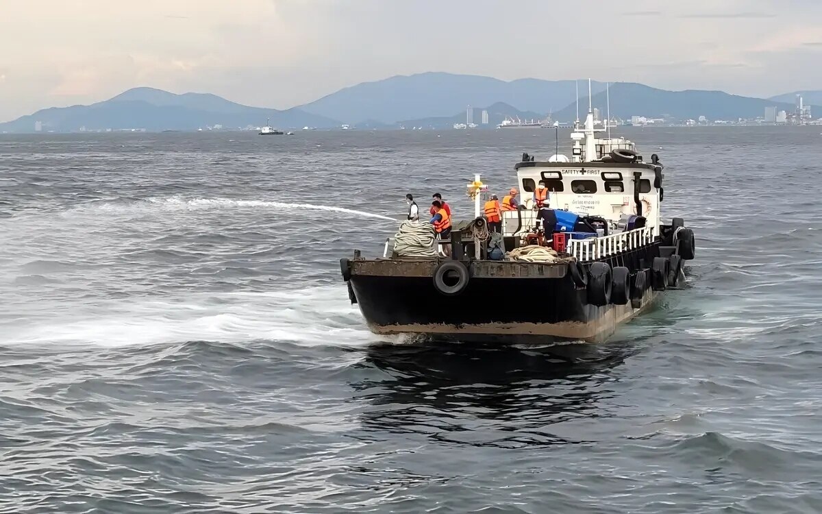 Behoerden ueberwachen auswirkungen des oelaustritts ins meer