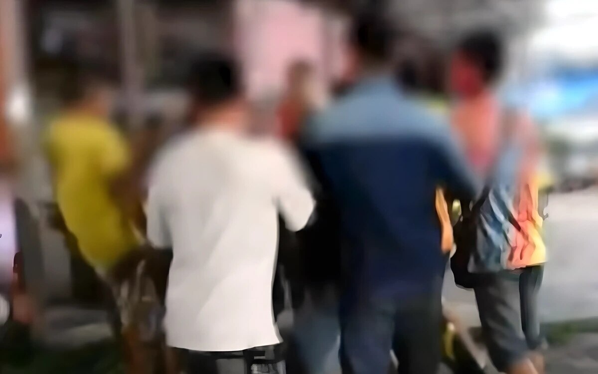 Betrunkener amoklauf in thailand retter erstochen und wut der anwohner entflammt video