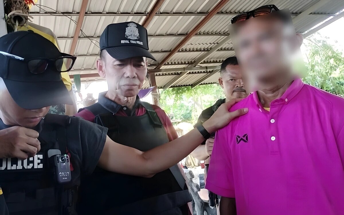 Betrunkener Lehrer mit Waffen versetzt Schüler in Nong Bua Lamphu in Angst und Schrecken