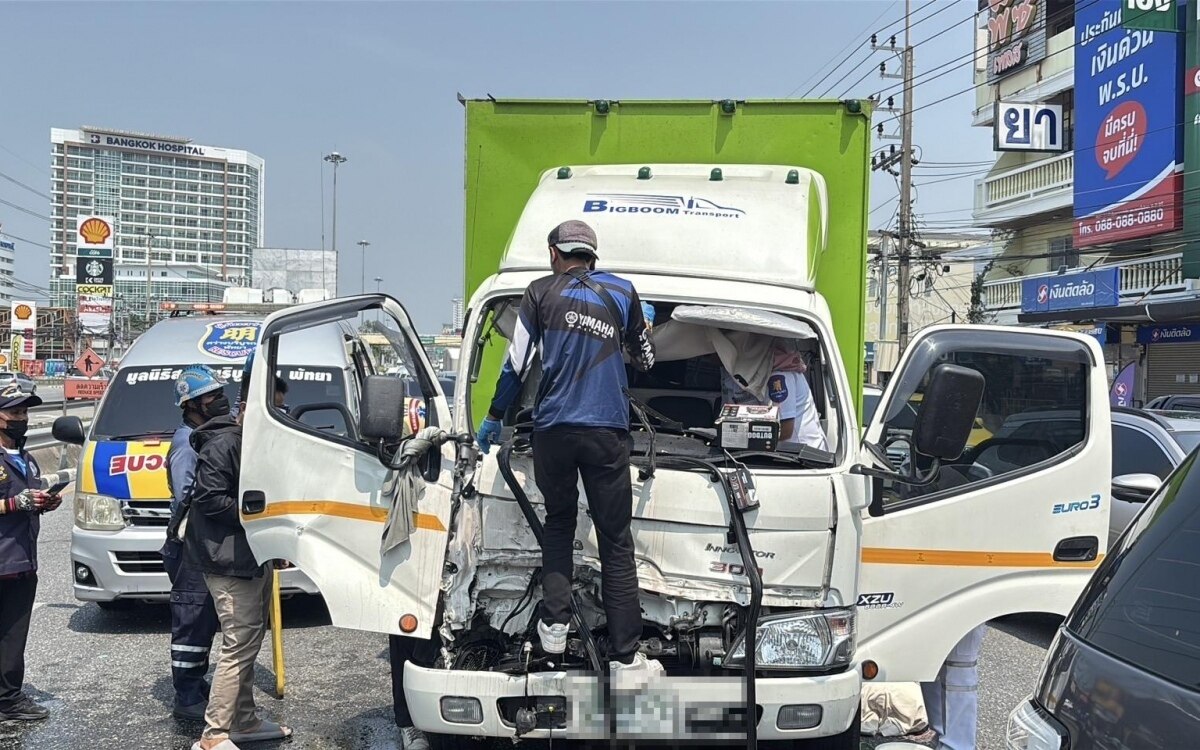 Betrunkener lkw fahrer bei schwerem unfall auf der sukhumvit road in pattaya verletzt und im