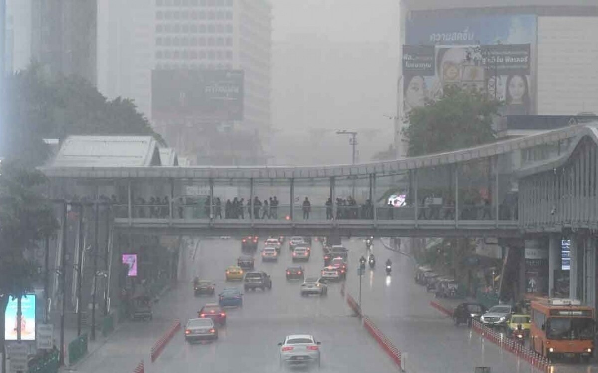 &quot;Bitterkalte&quot; Temperaturen und heftige Monsunregen: Wetterwarnung für zehn Provinzen in Thailand