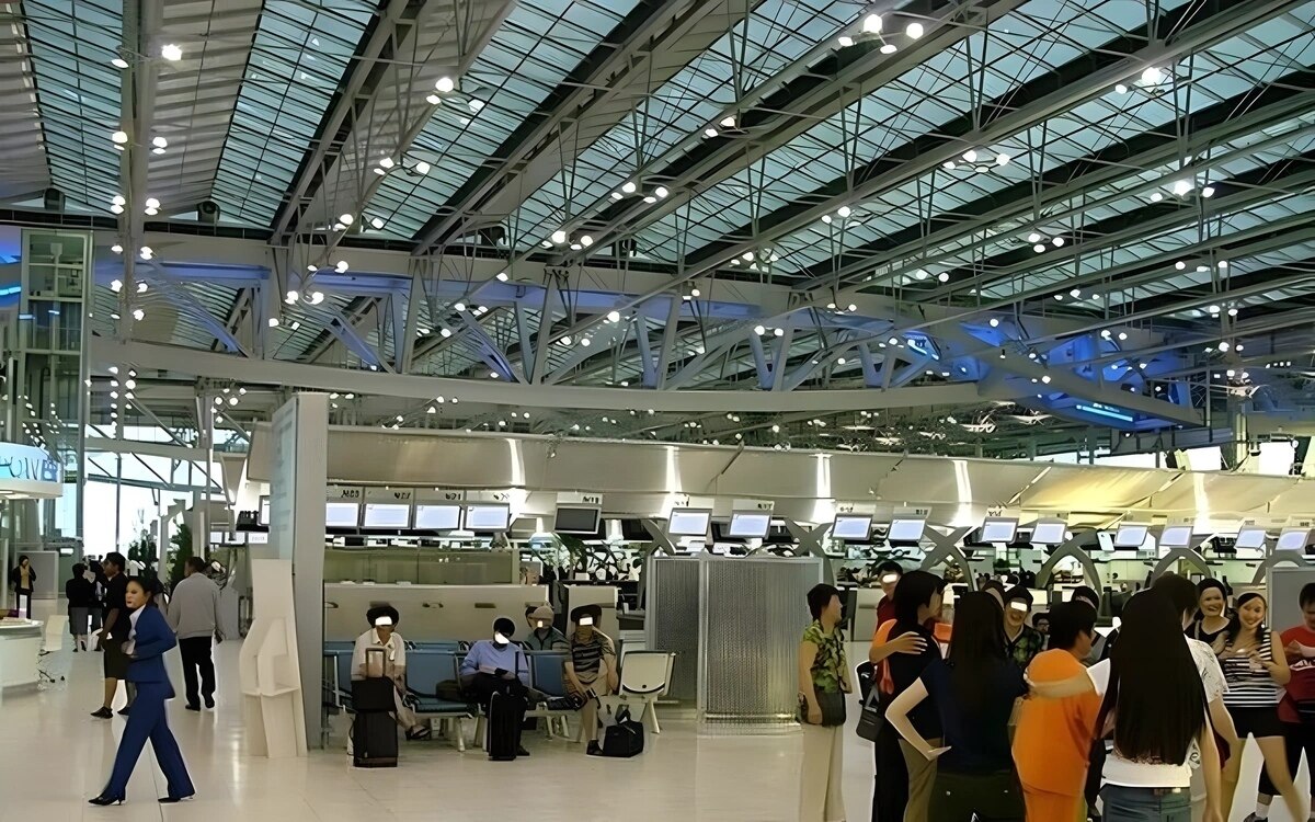 Bombenalarm am flughafen suvarnabhumi passagierin nach drohung festgenommen entwarnung