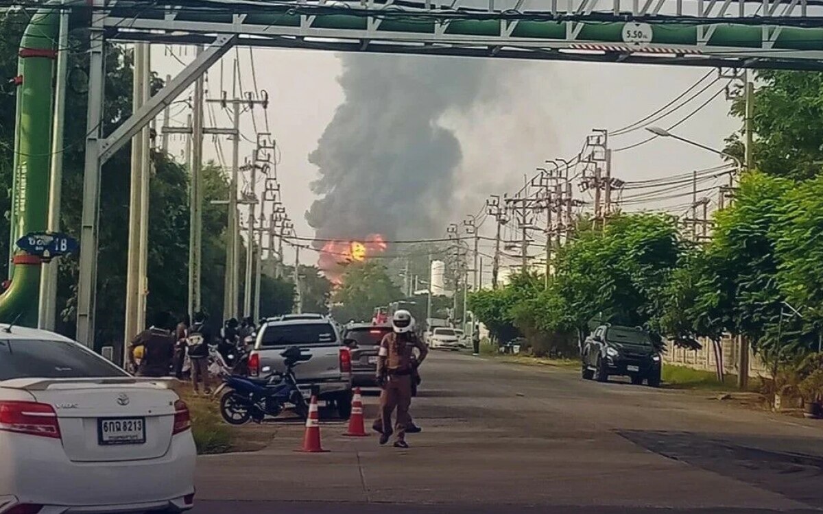 Brand in bangkok chemie chaos bricht aus fabrikbrand im industriegebiet weckt aengste