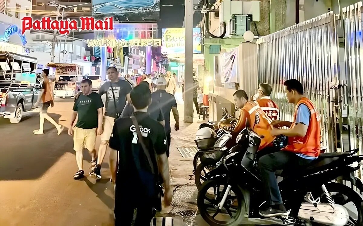 Buerger fordern sichere fussgaengerwege am eingang zur walking street