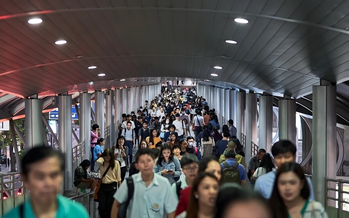 Chaos am Suvarnabhumi: Wie ein Koffer die Ankunft einer Familie ruinierte!