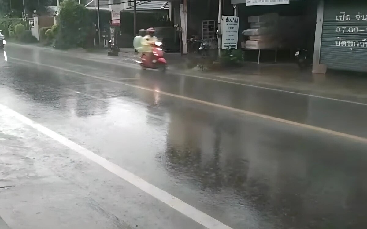 Chiang mai im regen modus vorbereitungen auf moegliche sturzfluten laufen an