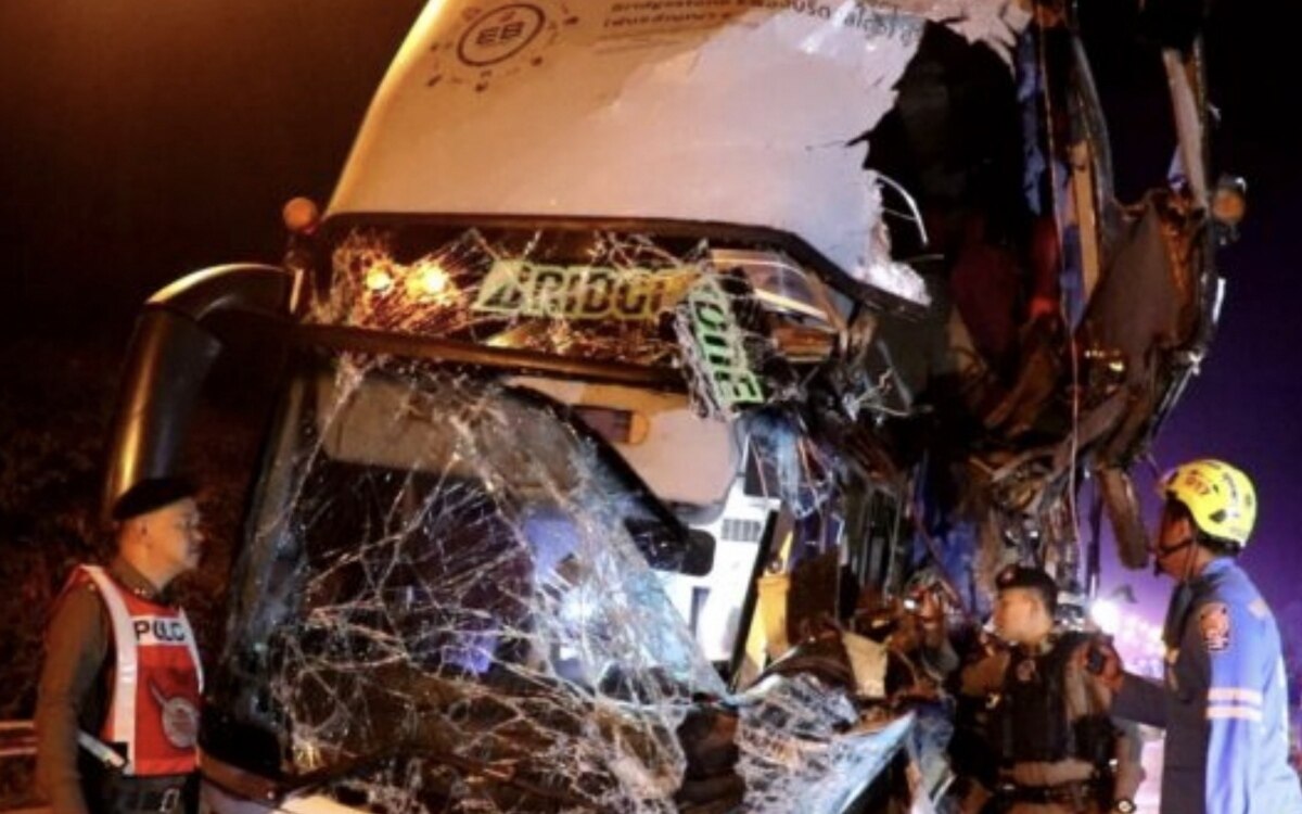 Chumphon reisebus unfall fordert 17 auslaendische verletzte fahrer mit handy abgelenkt