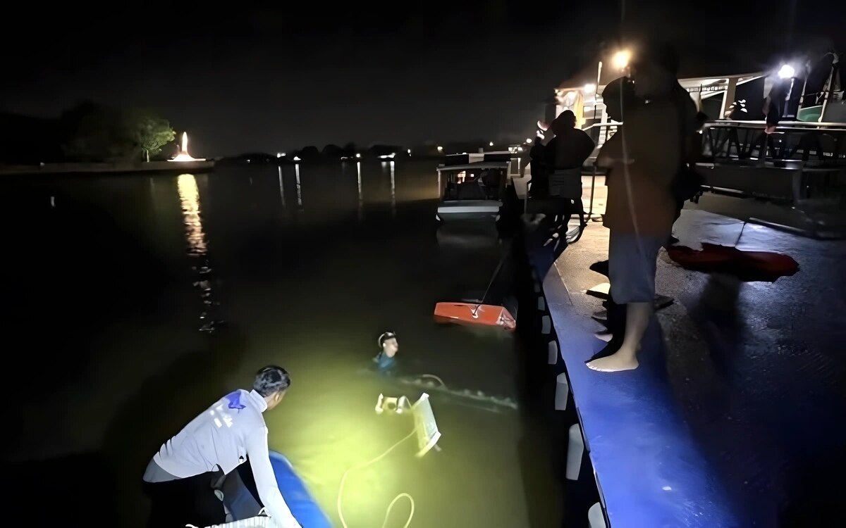 Dramatische auseinandersetzung faehre kentert auf dem chao phraya passagiere entkommen in letzter