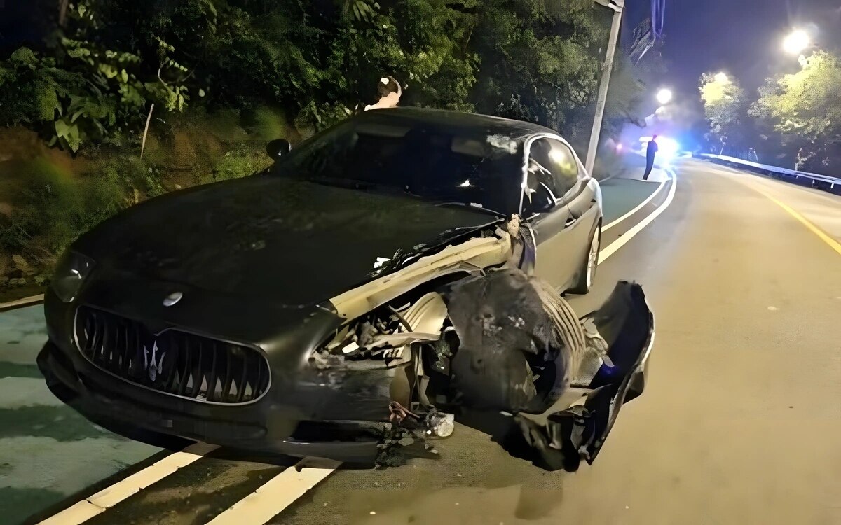 Ein Student getötet, einer schwer verletzt bei Kollision mit ausländischem Maserati Fahrer