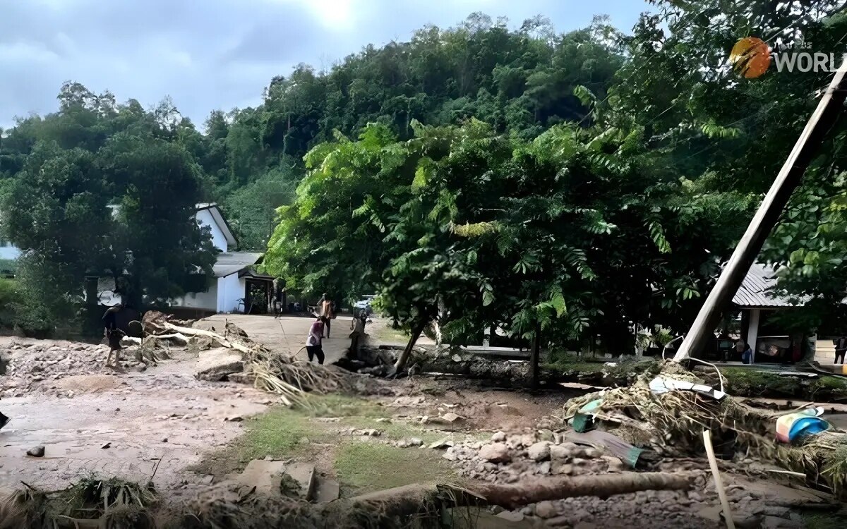 Ein vermisster nach ueberlaufenden fluessen in mae hong son