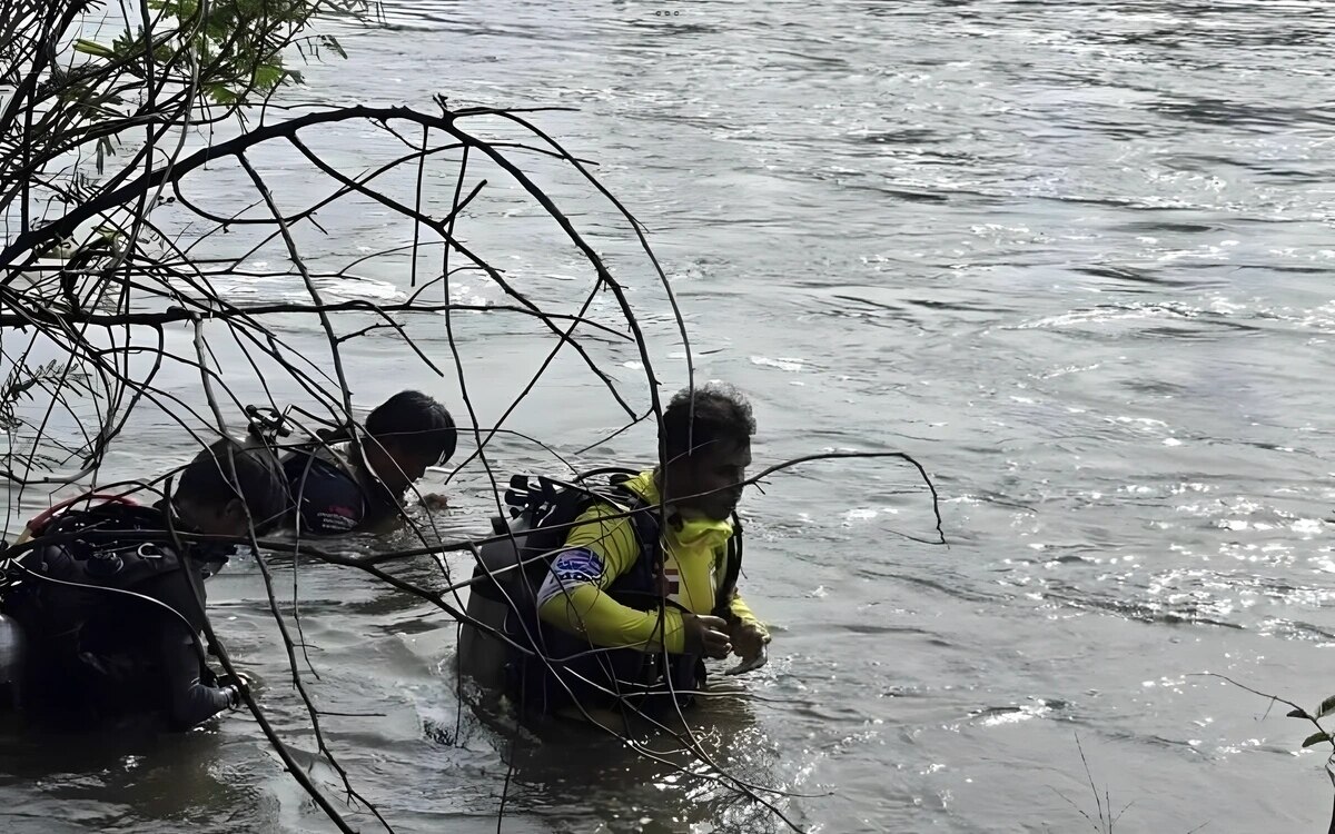 Eine Studentin ertrinkt - Tragischerweise rutschte die 14-jährige Duangkamol aus und fiel in das reißende Wasser