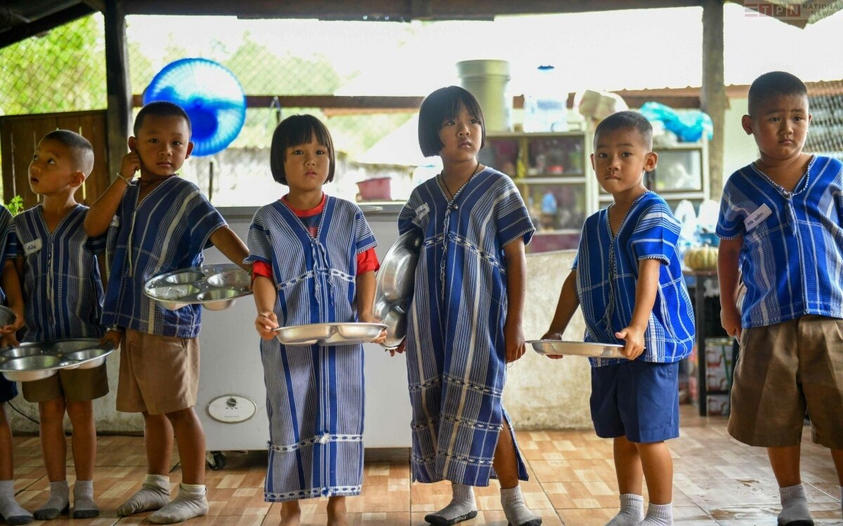 Eine von zehn kindern in thailand lebt in schwerer kindesnahrungsmittelarmut