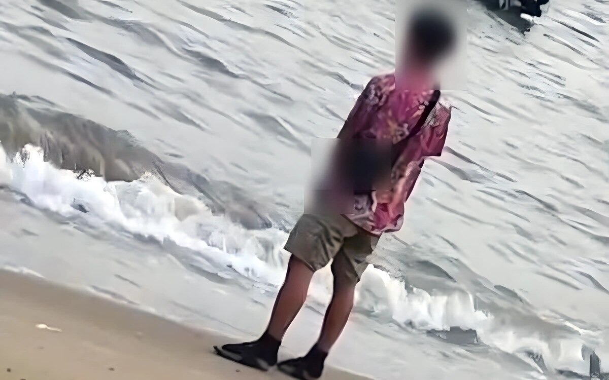 Empoerung in den sozialen medien nachdem touristen offensichtlich am strand von pattaya urinierten